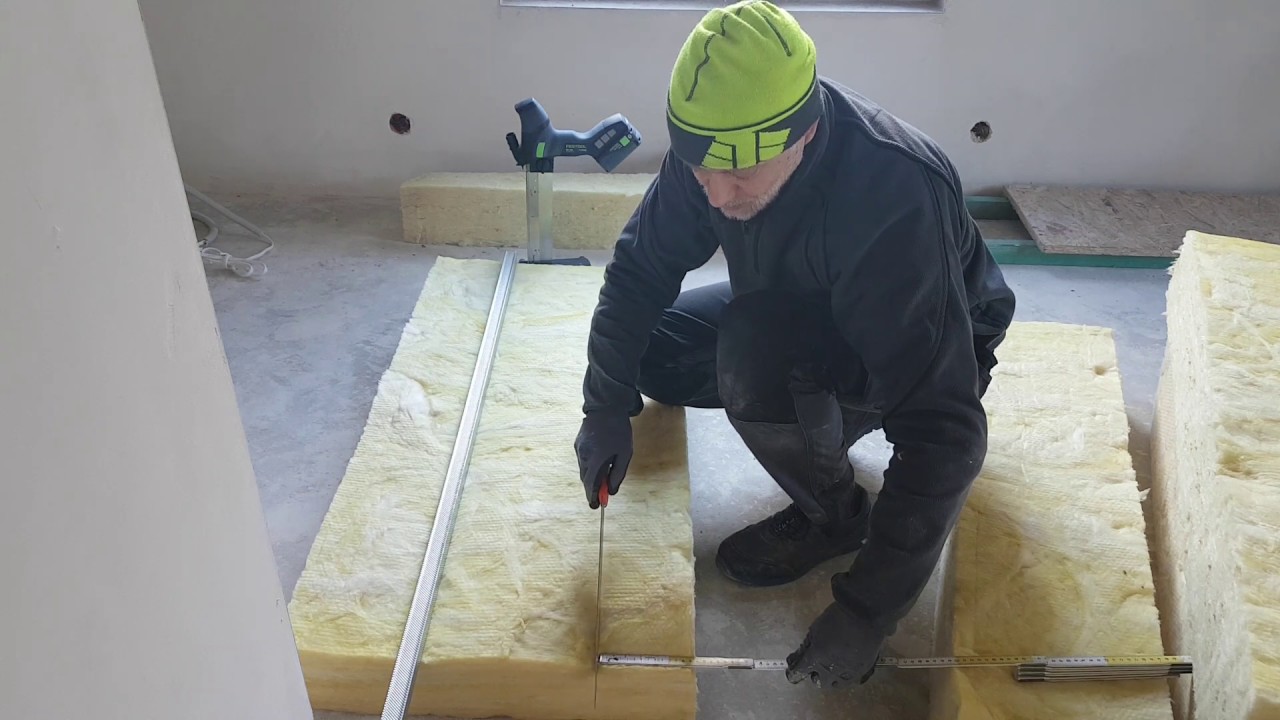 Cięcie wełny mineralnej piłą ISC 240 - linia cięcia.