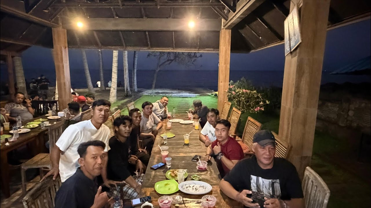 Buka puasa bersama project PLTD kubu Bali di warung cik bunk Tianyar karang asem Bali 