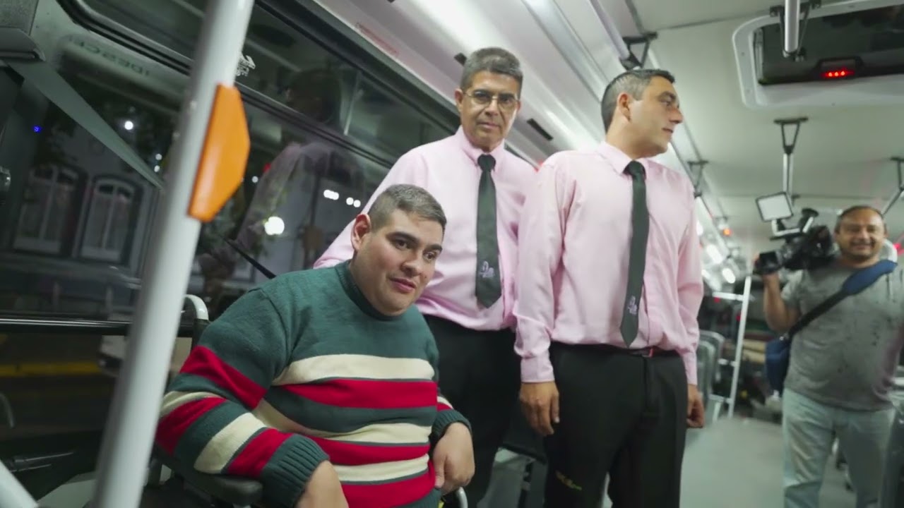 Villa Mercedes: Presentaci&oacute;n de colectivos con acceso para personas con movilidad reducida.