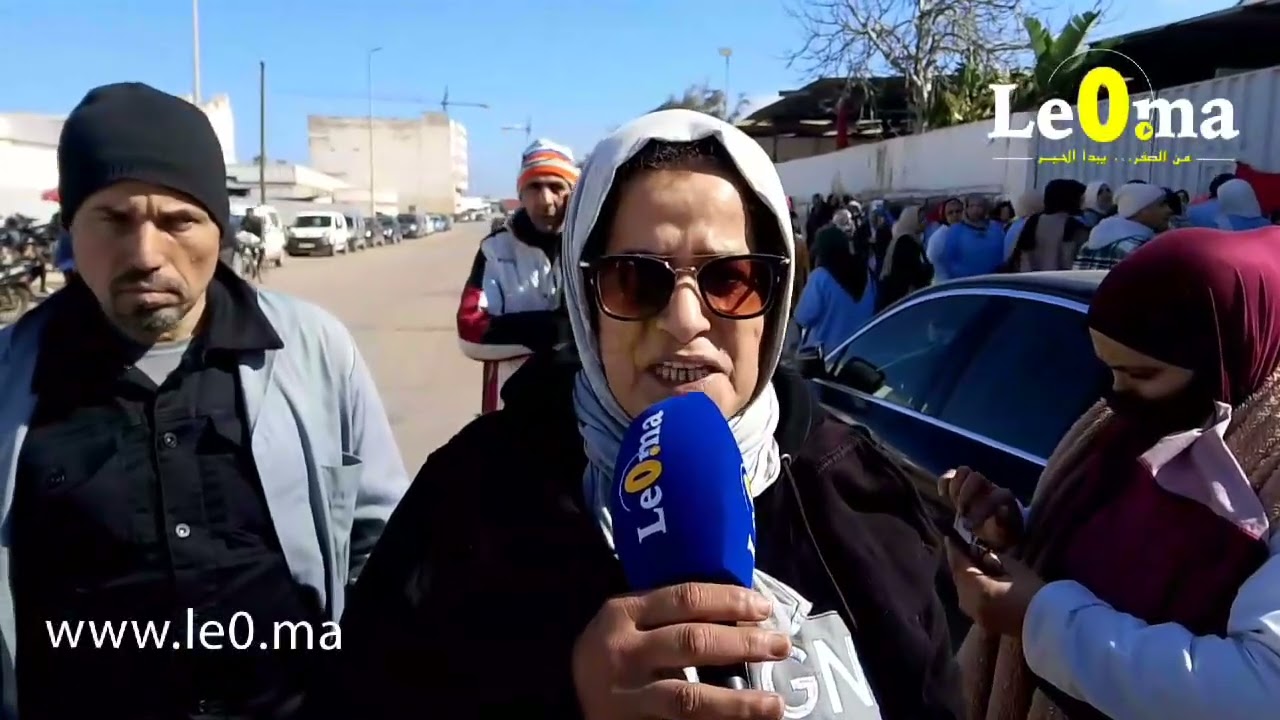 مطالب  عاملات وعمال شركة للنسيج : نريد أجورنا .. ورفع الظلم والحكرة... التفاصيل...