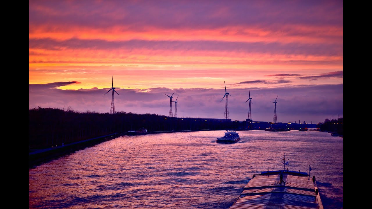 FOLK MUSIC RELAXATION || Peaceful Scene of Field || Windmills