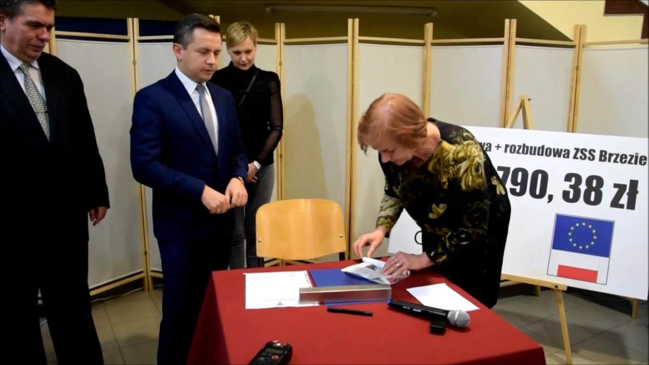 Wmurowanie aktu erekcyjnego ZSS Brzezie - www.gostynska.pl