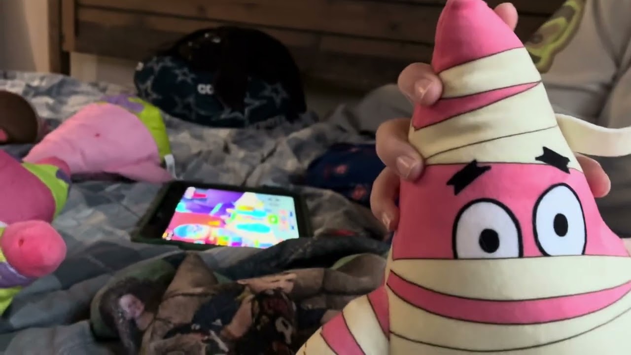 Patrick plays SpongeBob tower defense 