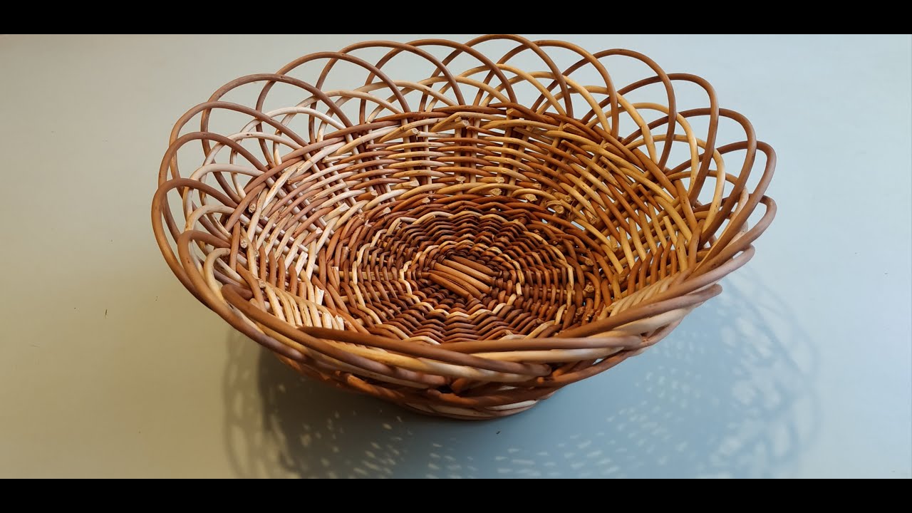 Конфетница из лозы с ажуром