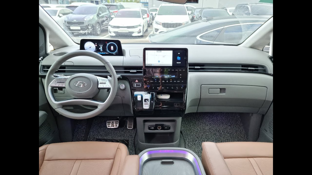2022 Hyundai STARIA l 4WD l 9seat / هيونداي ستاريا / دبل / ٩ راكب موديل ٢٠٢٢