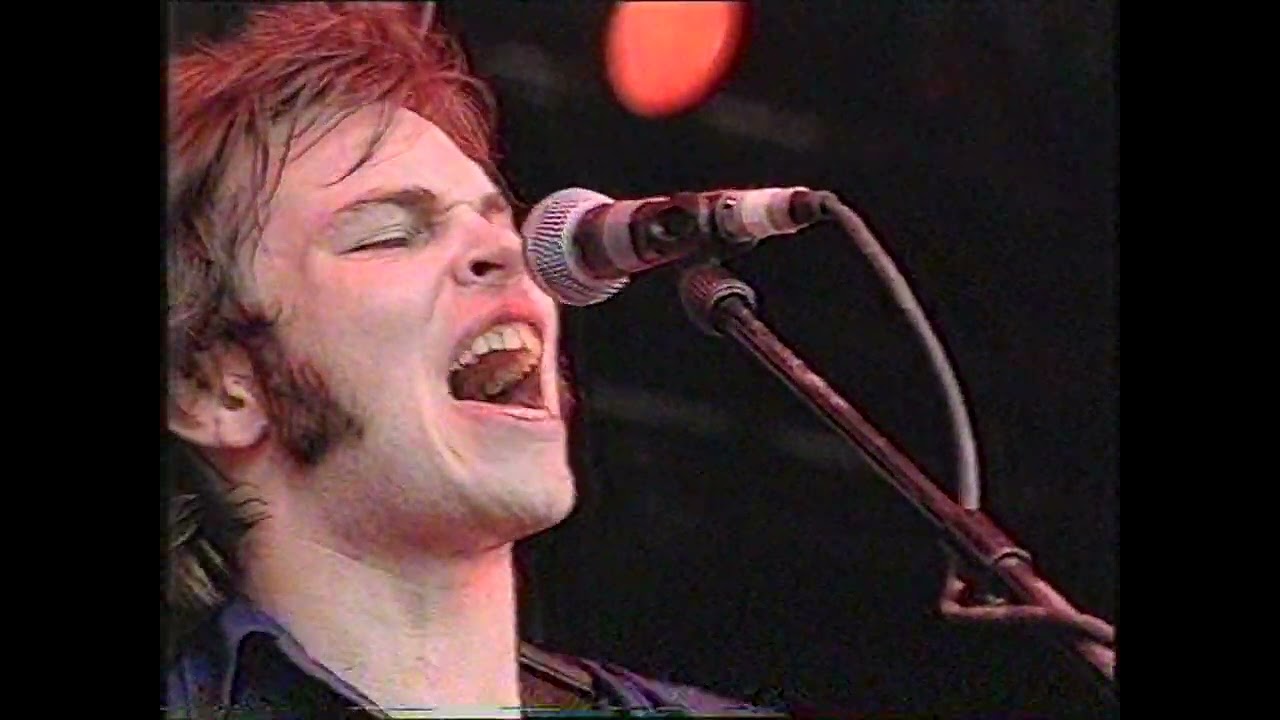 Supergrass - In It for the Money (live) - Glastonbury (1997)