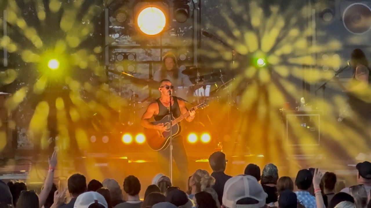 Kip Moore - Damn Love / Crazy One More Time LIVE @ Cedar Rapids, Iowa, August 16, 2025