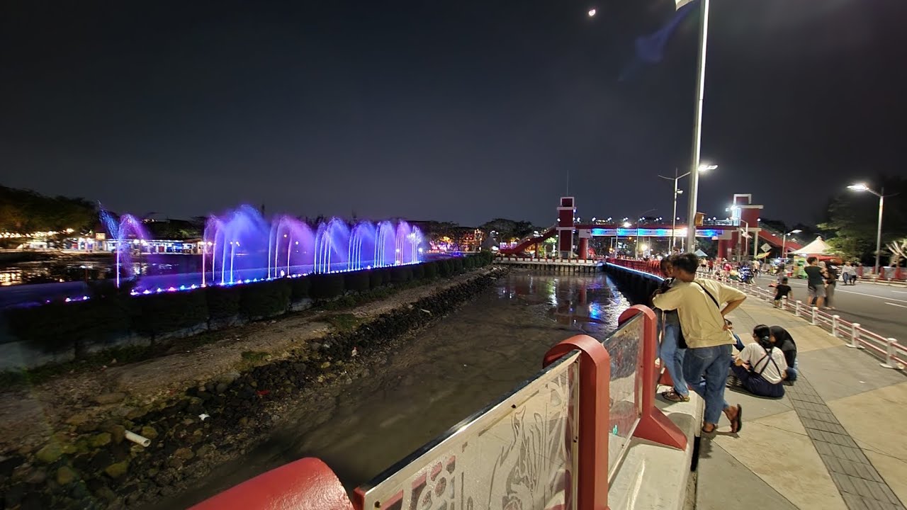 Suasana Taman Air Mancur Menari Kenjeran Surabaya 2023