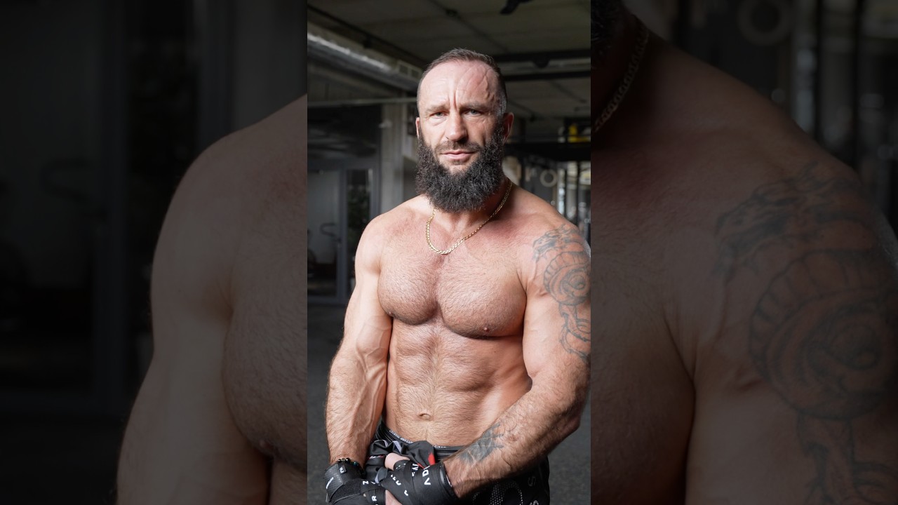 PODCIĄGANIE NA MAXA - DAWID CRAZY ZAŁĘCKI #famemma #sport  #trening  #siła  #siłownia  #mgn  #forma