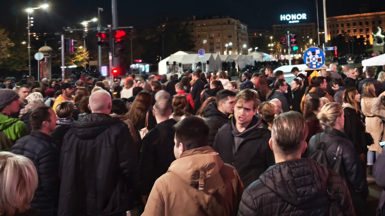 UŽIVO:10 do 18!Dijana Hrka ispred Skup&scaron;tine 5. dan &scaron;trajkuje glađu. Narod i studenti uz nju