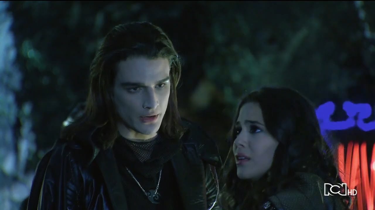 Mirco salva a Daisy del ‘vampilimbo’ | Chica Vampiro