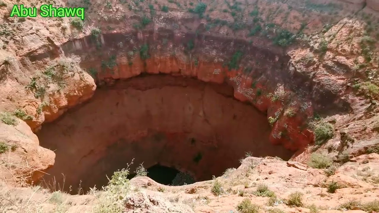 شاهد  اشجع متسلق يمني في حرضه دمت  الضالع تصوير ابو شوق الموجري