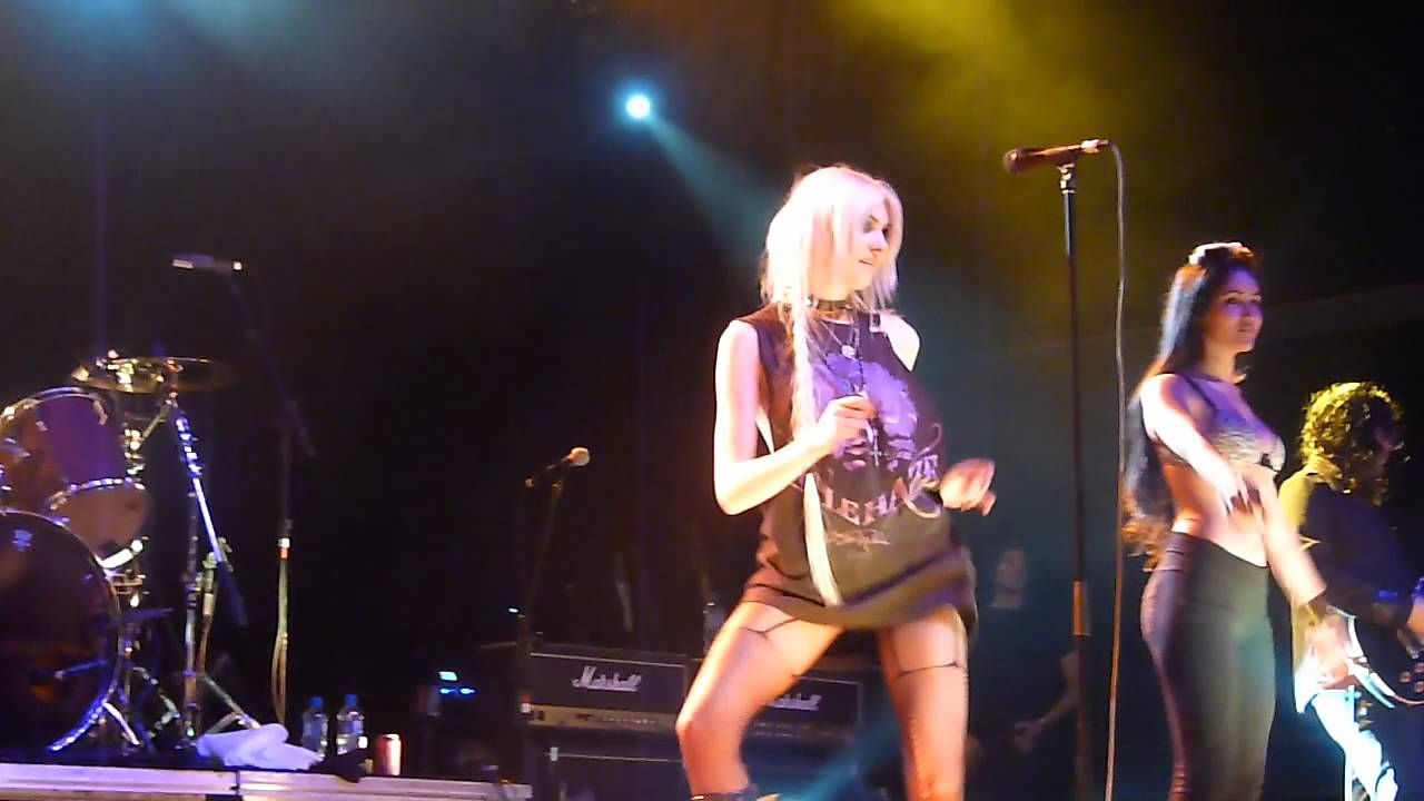 The Pretty Reckless - Goin' Down HD (Live in Curitiba-Brasil)