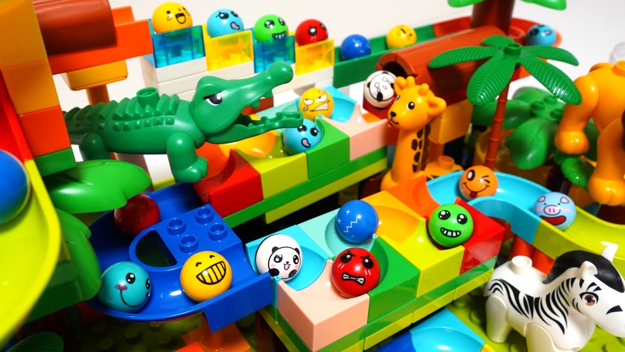 Satisfying Building Blocks Fun! A wriggling animal block coaster!