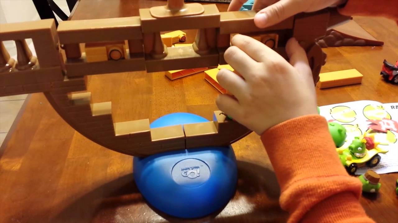 Angry Birds Go!! Jenga - Pirate Pig Attack
