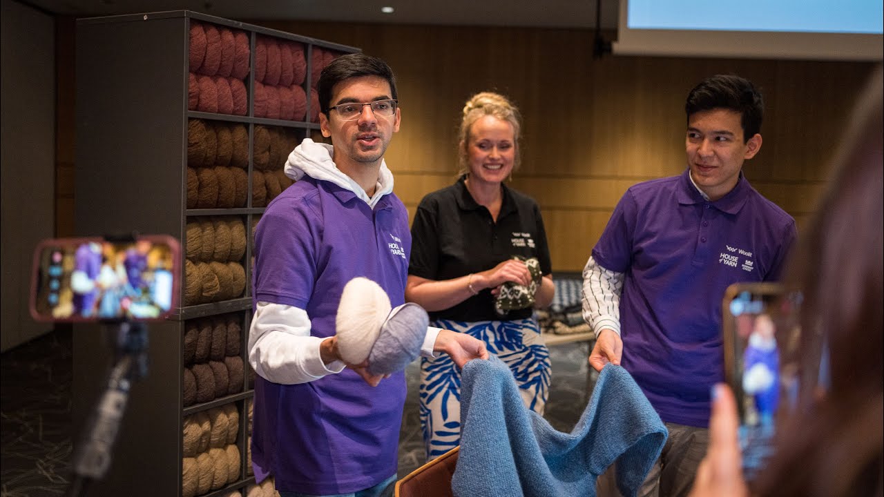 Anish Giri and Nodirbek Abdusattorov won a knitting competition at Norway Chess