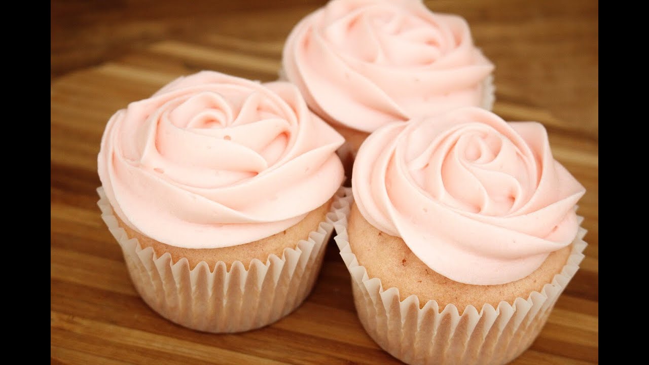 Pink Velvet Rose Cupcakes | sweetco0kiepie