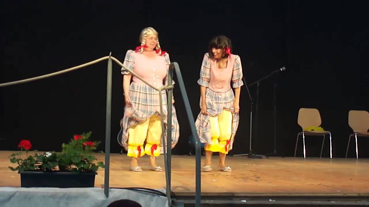 gelbe Unterhosen mit Madlen und Silvia