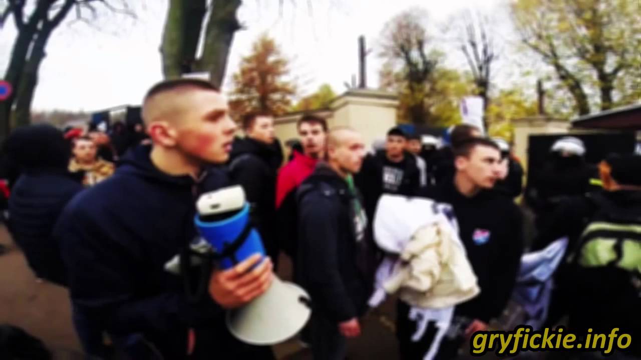 Konwój kibiców Regi Trzebiatów