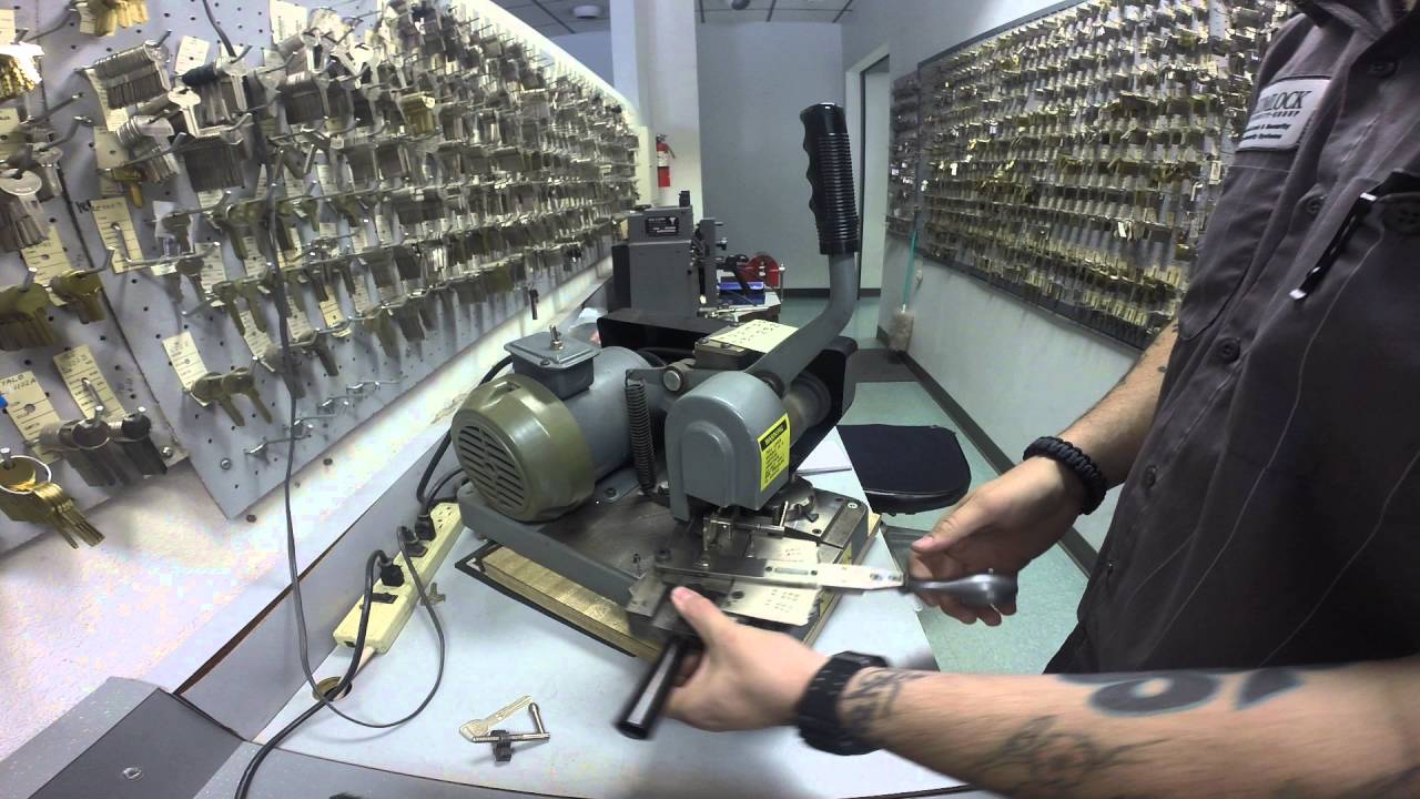Cutting a Medeco Biaxel Key
