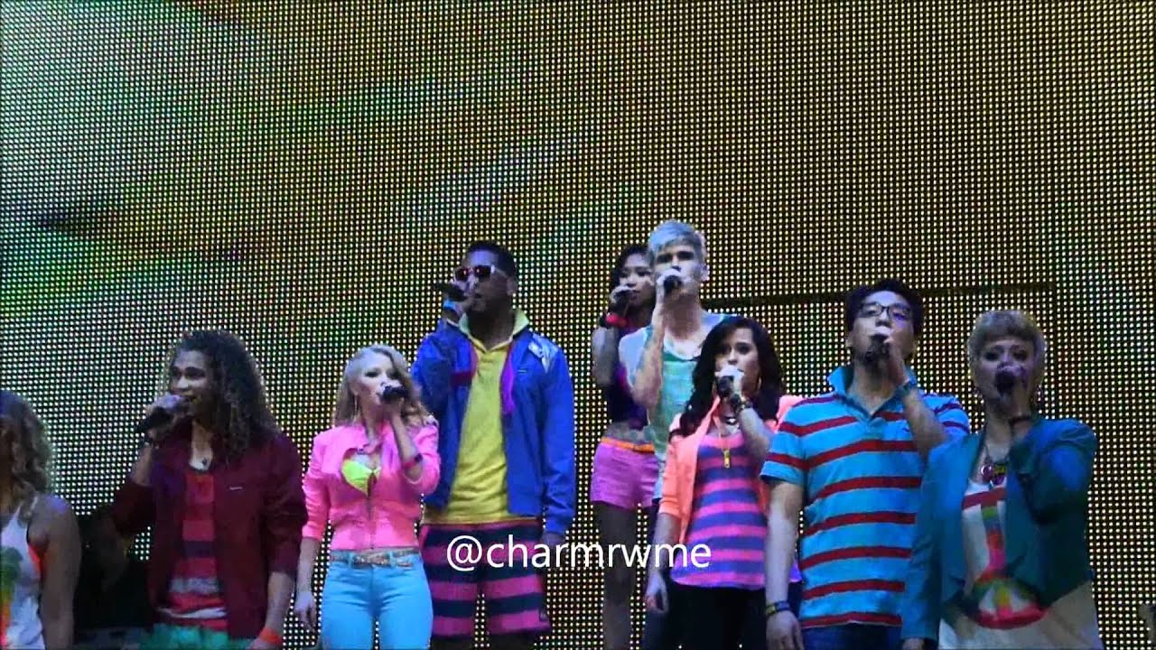 Jessica Sanchez and American Idols (Chicago)