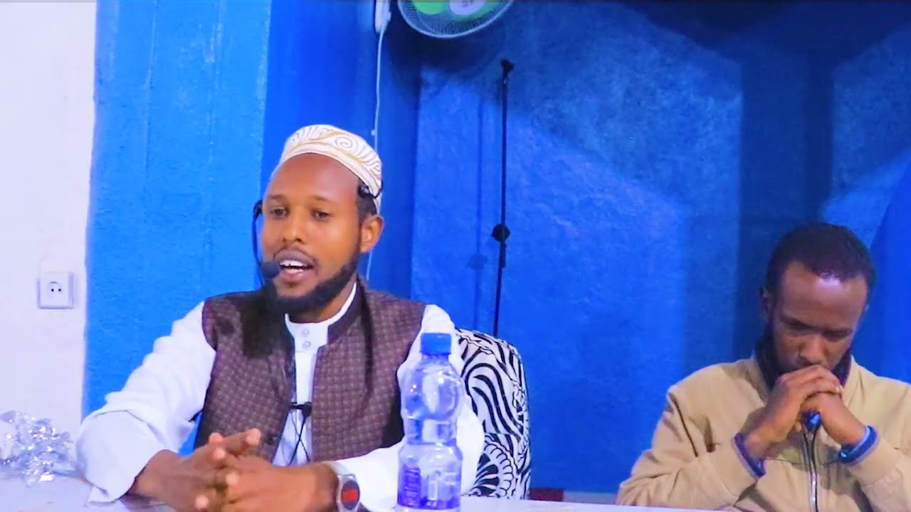 saamaynta internetku(baraha bulshadu)  ku leeyahay qofka iyo bulshada|| Dr.sh.Cabdikarim Cali Rafle