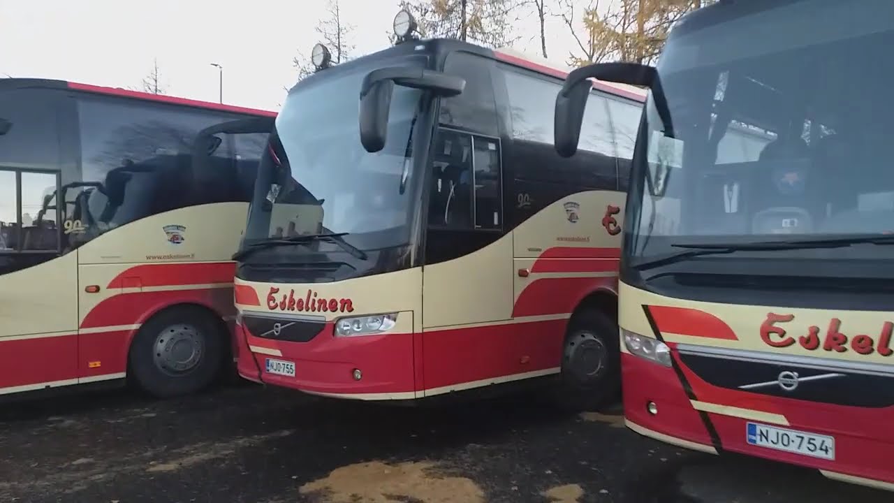 Busseja Oulun linja-autoasemalla