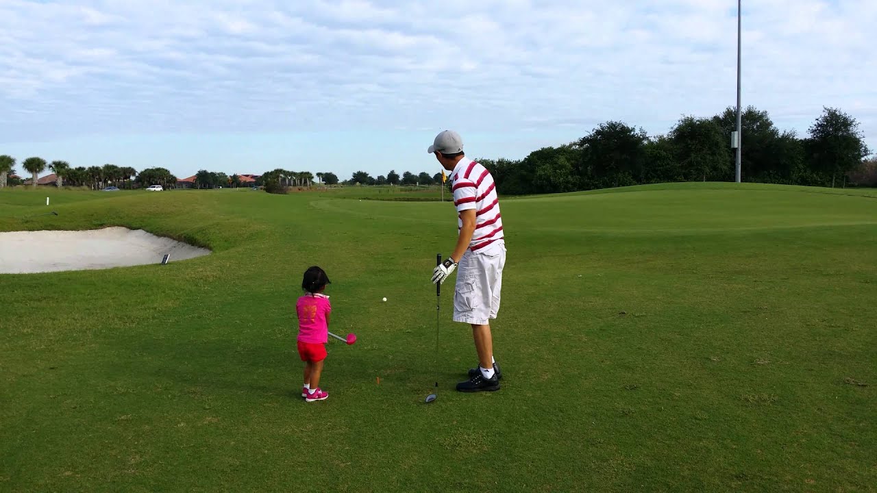 Rayah​'​s driving Par 3 at Duran Golf Club 4K