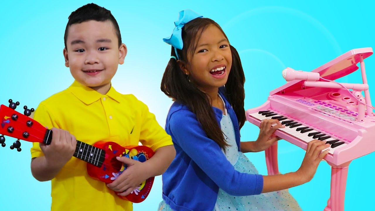 Wendy y Lyndon Compiten en Concurso de Música para Niños