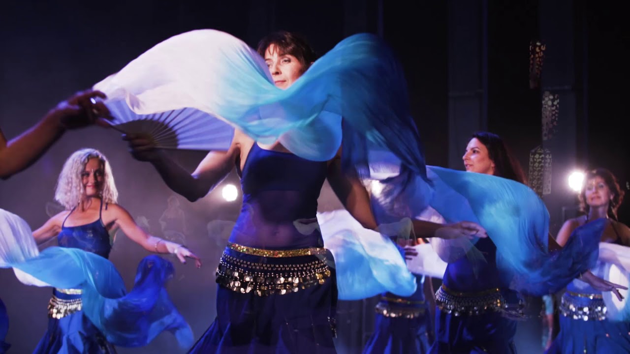 Desert rose @ Scheherezade show (fan veils bellydance)