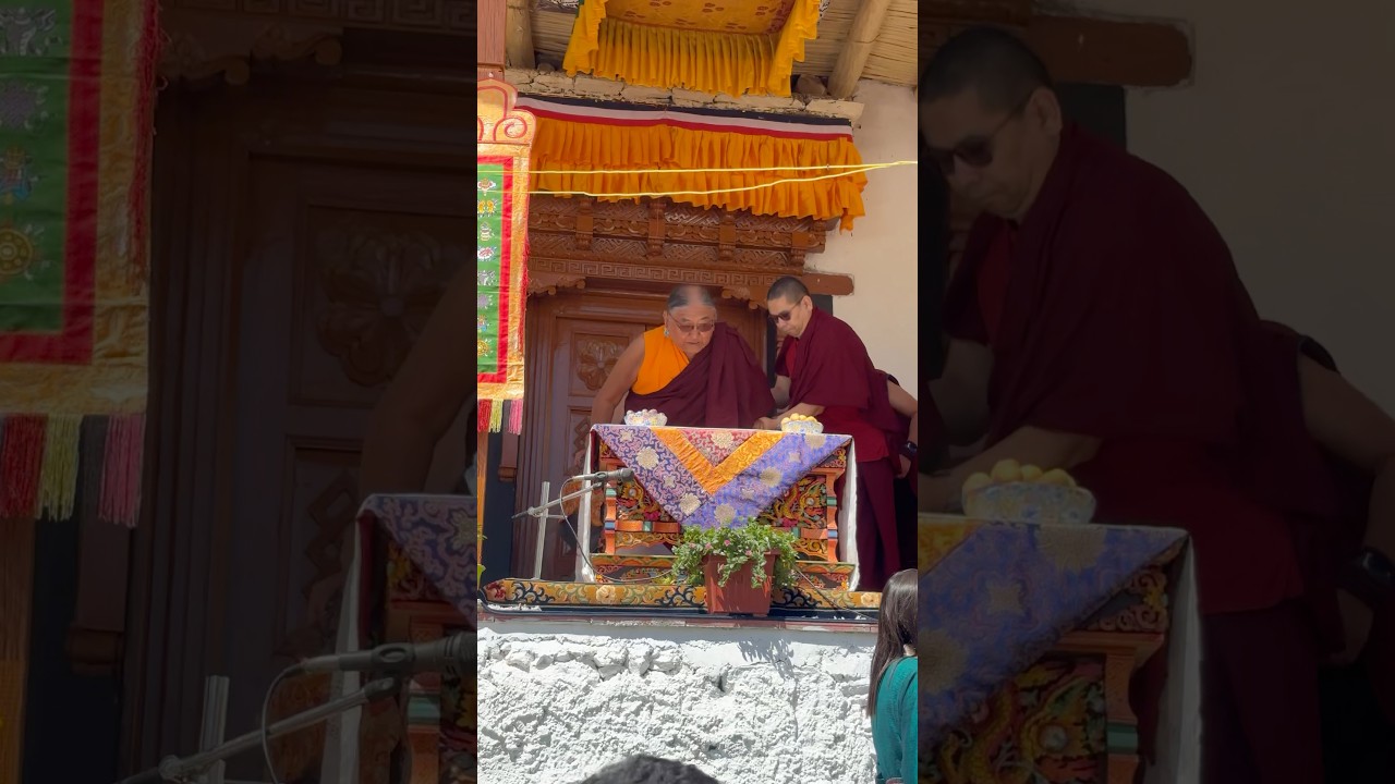His Holiness Sakya Trichen Gongma Rinpochey visit Igoo village.