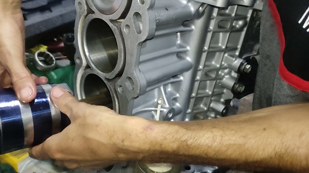 7° parte montagem motor Toyota Fielder , montagem dos anéis e bronzinas de biela