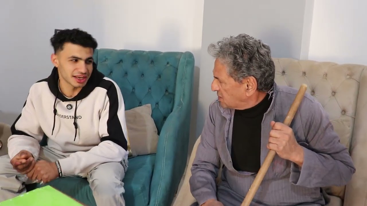 مدير شركه يلبس جلابيه مقطعه علشان يختبر الموظفين بدون ما حد يعرفه