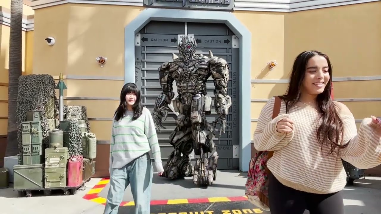 HAPPY!  Megatron meet & greet |  Universal Studios Hollywood 2025