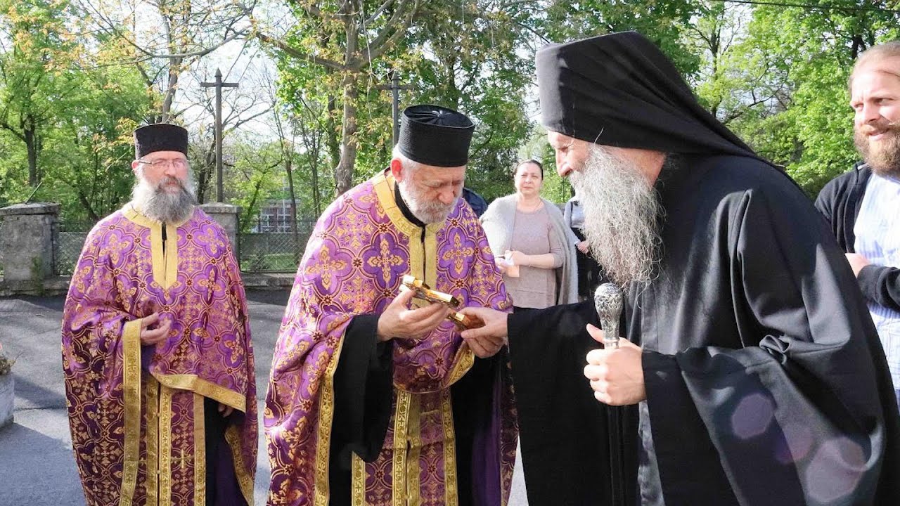 Јутрење Великог Петка са читањем дванаест Јеванђеља о страдању Господа Исуса Христа