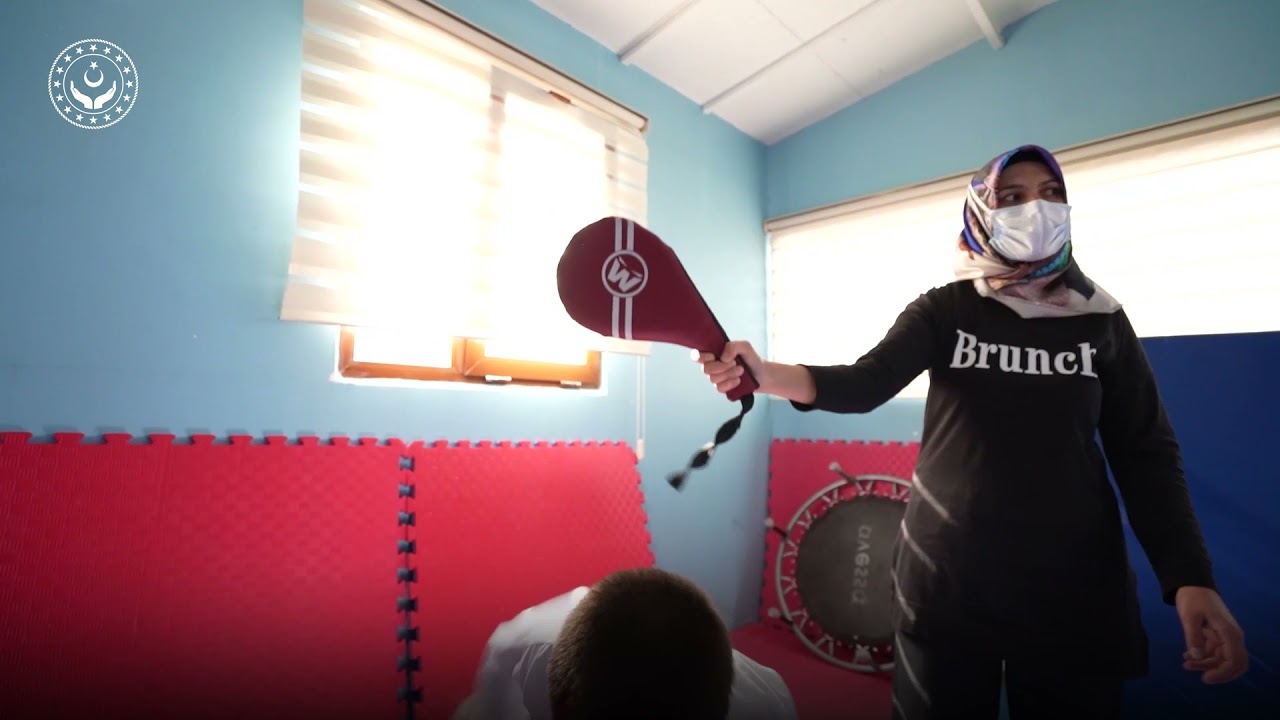 Çocuk evlerinde kalan çocuklarımızın bir gününe tanık olduk.