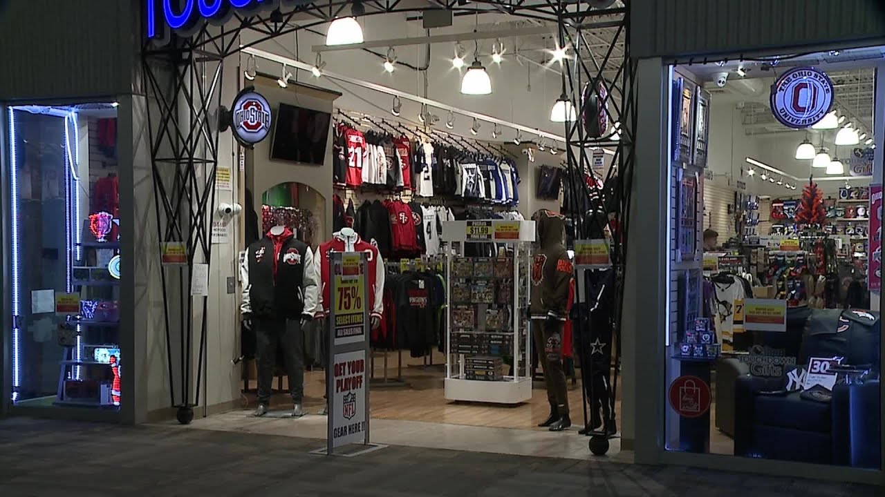 Store manager shares experience with Kohan group, mall insight