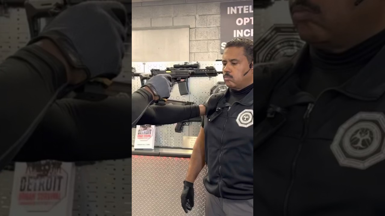 THE FASTEST #gun DISARM