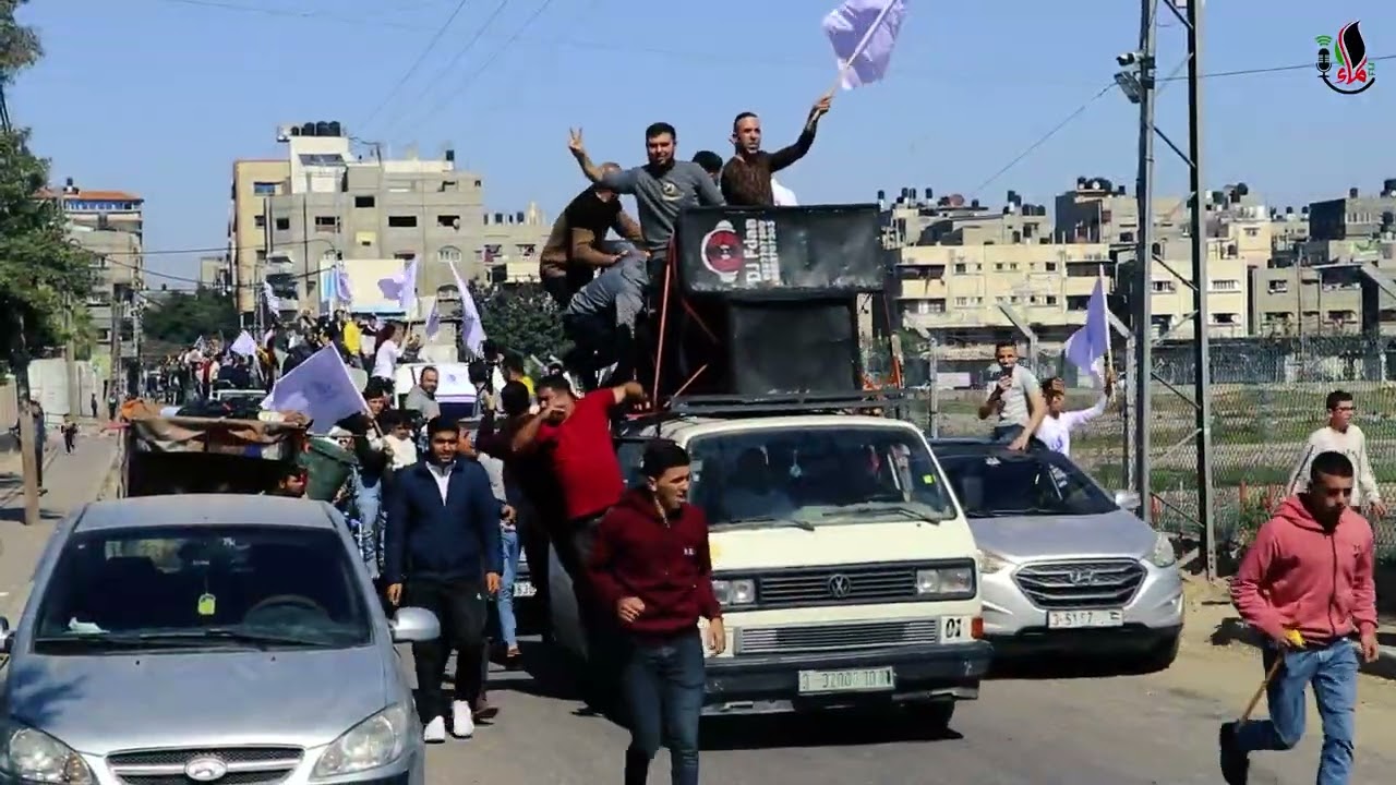 مؤازرة جماهير نادي نماء لفريقها أمام خدمات الشاطئ