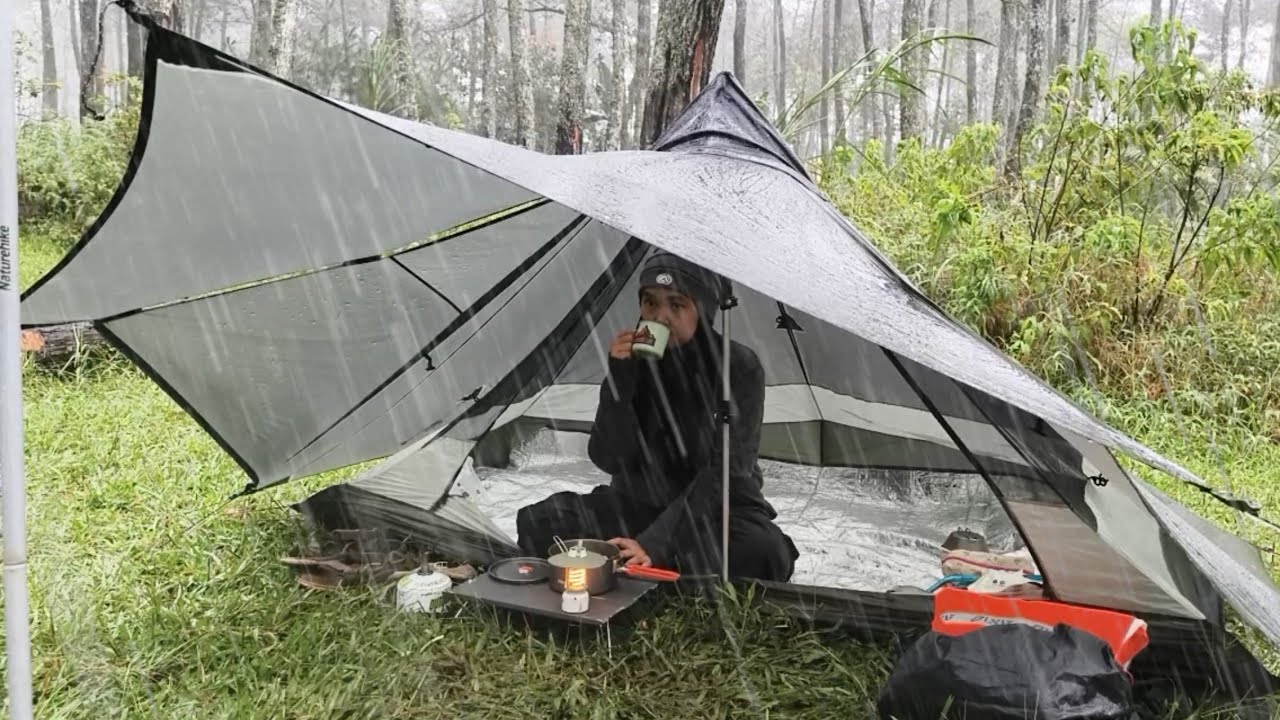CAMPING IN HEAVY RAIN WITH STRONG WINDS‼️HEAVY RAIN & POWERFUL WINDS‼️