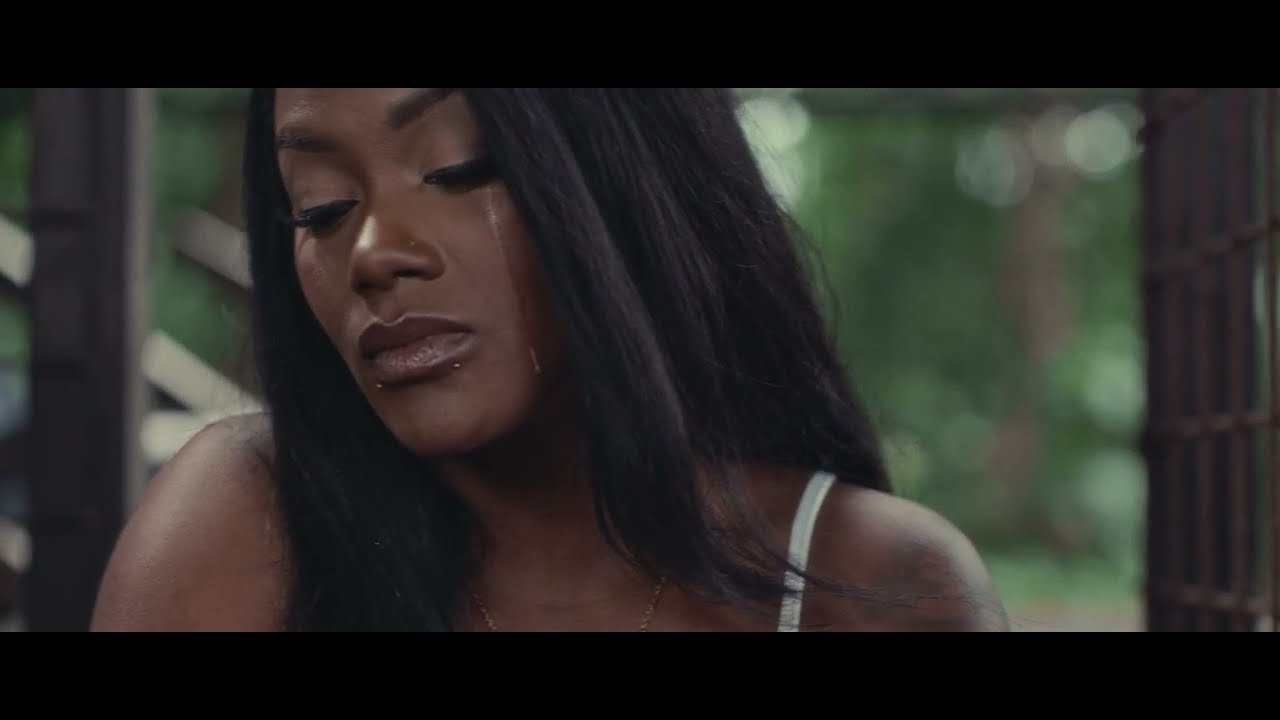 WARPED - Bad Gyal (clip officiel)