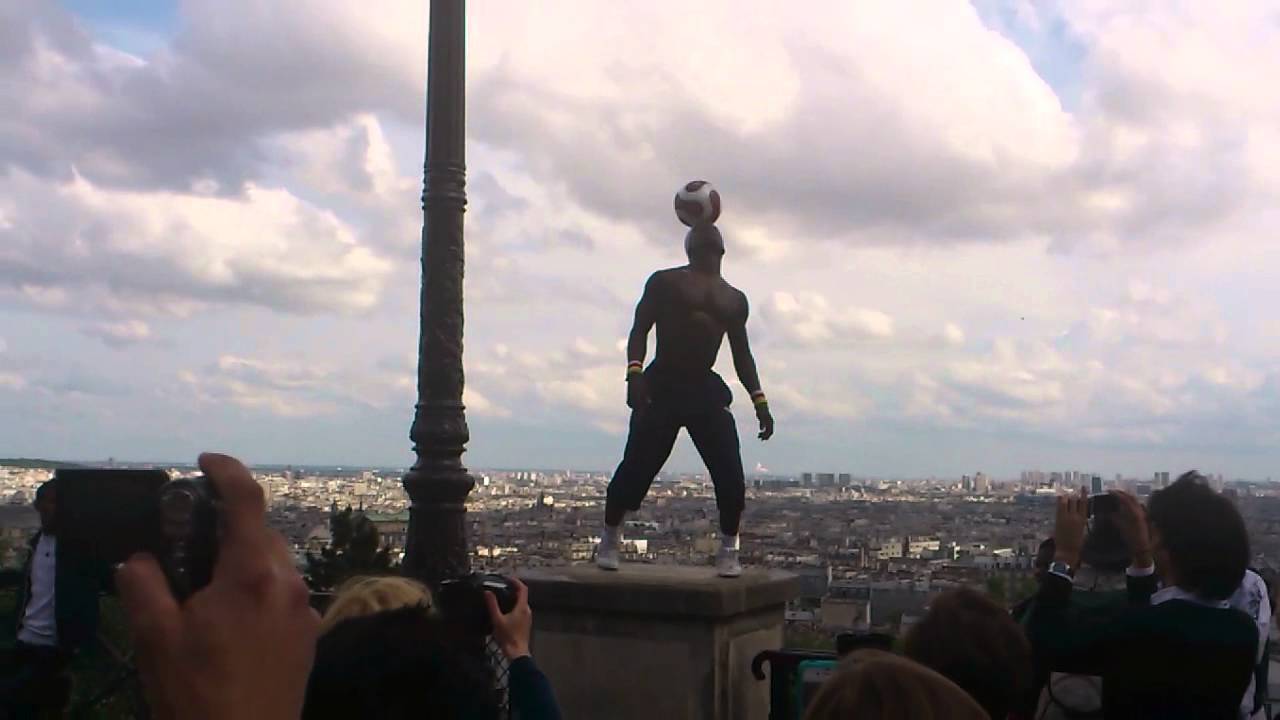 Ballk&uuml;nstler Laterne Freestyle in Paris
