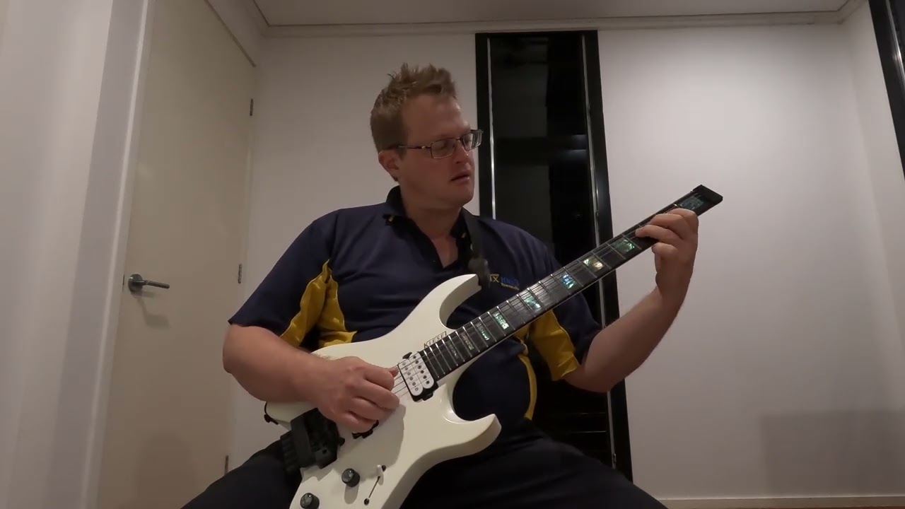 Having a solo over a smooth jazz backing Track in E minor - Em9- Am7.