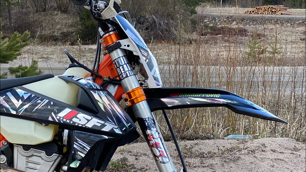 KTM 350 kromi teippi uberaatio