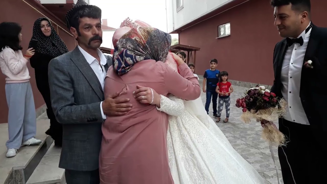 📣GİDER  AYAK ANNESİNİ AĞLATAN SÜRPRİZ AYŞEDEN 😔😔😭😥