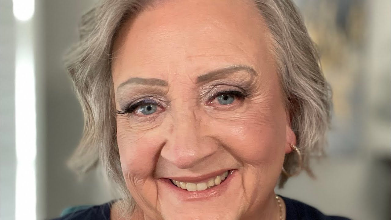 Full length, makeup tutorial for big events, weddings, parties, maybe even for date night.
