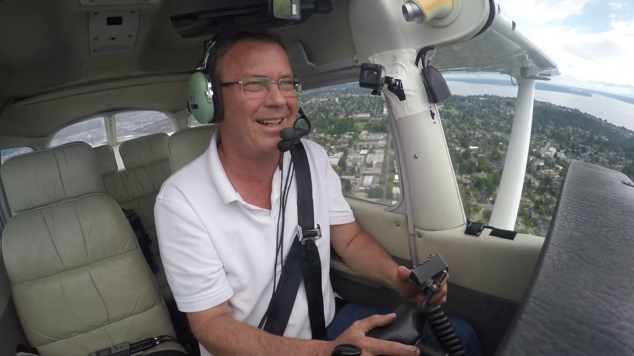 Private Pilot Flying Lesson. Part 4,  Radios                          www.askcaptainscott.com