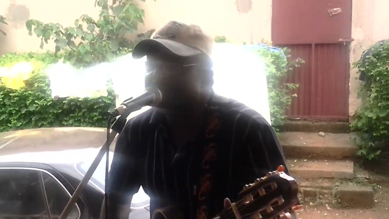 Donny chante écoute et regarde