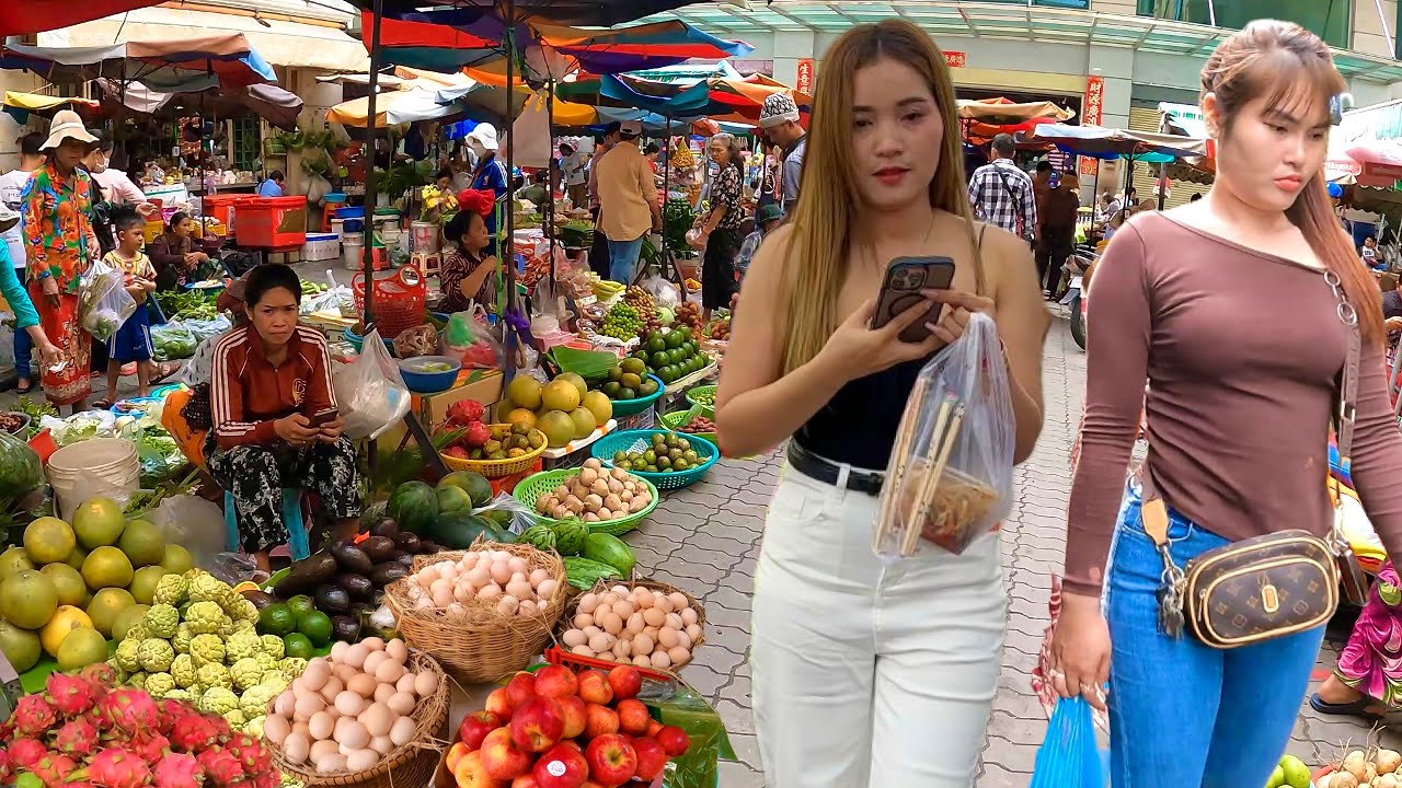 Cambodia STREET FOOD @Boeng Trabaek Market Tour - Fish, Pork, Crabs, Vegetables, Fruits & More