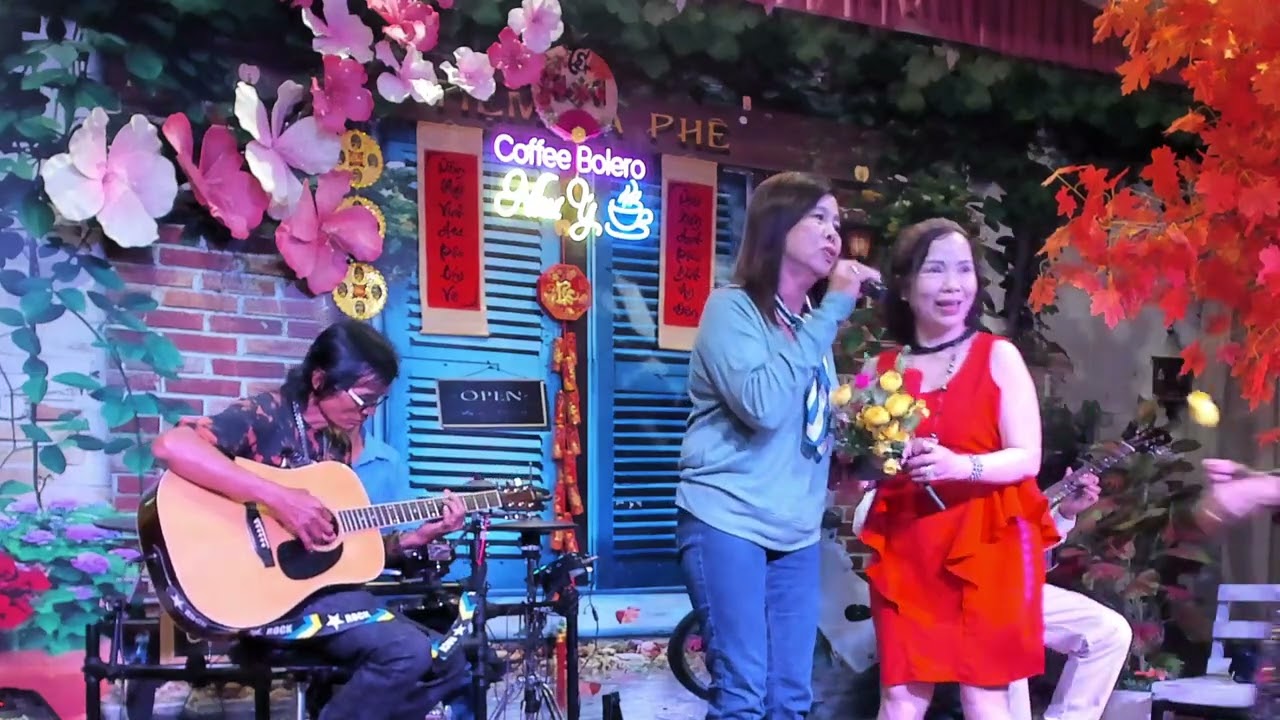 Mùa xuân bên cửa sổ  -  Sáng tác: nhạc Xuân Hồng, thơ Song Hảo  - Trình bày : Nguyệt Hà